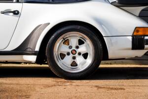 Bild 4/60 von Porsche 911 Carrera 3.2 (1987)