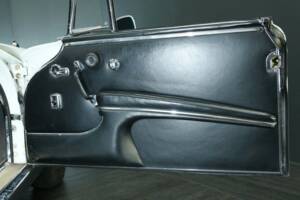 Imagen 29/50 de Mercedes-Benz 250 SE (1966)