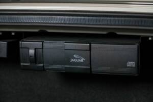 Image 34/50 of Jaguar XJR 4.0 (1995)