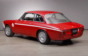 Bild 5/30 von Alfa Romeo Giulia GT 1300 Junior (1974)