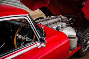 Image 46/46 of Jaguar E-Type (2+2) (1966)