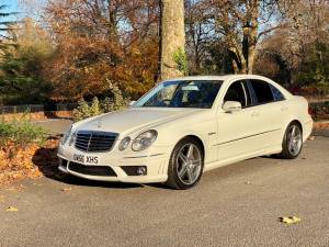 Image 26/47 of Mercedes-Benz E 63 AMG (2006)