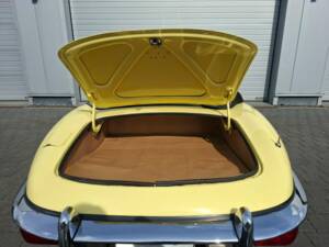 Image 8/12 de Jaguar E-Type (1969)