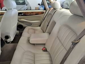 Bild 27/50 von Jaguar XJ 8 Executive (1998)