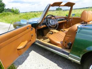 Afbeelding 8/12 van Mercedes-Benz 280 SL (1969)