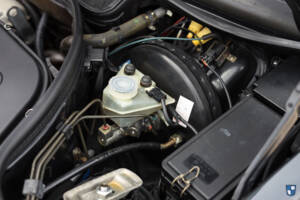Image 28/98 of Mercedes-Benz 300 E-24 (1992)