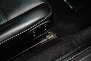 Image 42/108 de Porsche 911 Carrera 3.2 (1989)