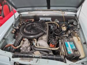 Image 21/32 of Mercedes-Benz 250 C (1972)