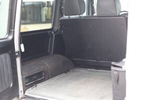 Image 17/64 of Mercedes-Benz G 400 CDI (LWB) (2004)