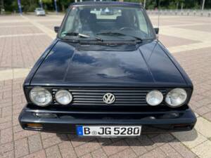 Afbeelding 9/75 van Volkswagen Golf I Cabrio 1.8 (1991)