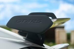 Image 78/100 of Porsche 718 Cayman GT4 RS Weissach (2024)