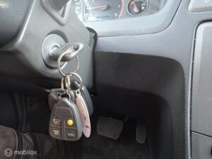 Bild 20/33 von Volvo V 70 2.4 (2002)