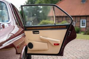 Bild 39/46 von Jaguar XJ 12 (1991)