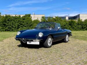 Bild 2/22 von Alfa Romeo 2000 Spider Veloce (1979)