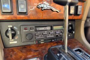 Immagine 6/41 di Jaguar XJ 12 (1990)