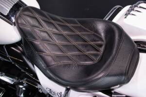Image 30/50 of Harley-Davidson DUMMY (2010)