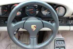Image 26/60 de Porsche 911 Carrera 2 (1991)