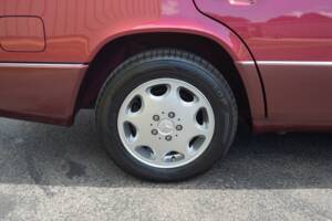 Bild 24/28 von Mercedes-Benz E 320 T (1993)