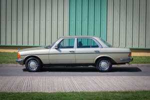Bild 3/29 von Mercedes-Benz 280 E (1983)