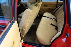 Image 20/75 de Volvo 240 (1986)