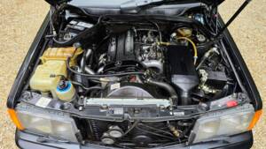 Imagen 23/69 de Mercedes-Benz 190 E 2.3-16 (1985)