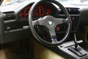 Afbeelding 24/40 van BMW 318i (1987)