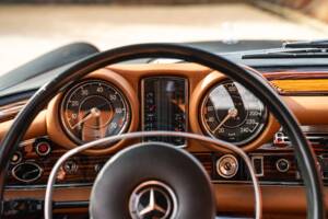 Image 30/37 of Mercedes-Benz 280 SE 3,5 (1970)