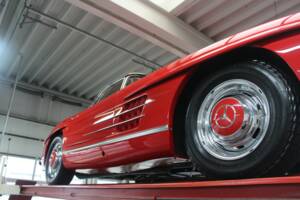 Image 9/50 of Mercedes-Benz 300 SL Roadster (1957)