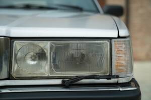 Image 23/50 de Volvo 780 Bertone 2.4 TD (1987)