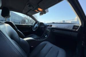 Image 7/24 of Mercedes-Benz CLK 430 (2000)