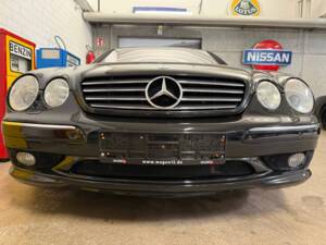 Immagine 3/19 di Mercedes-Benz CL 55 AMG (2001)