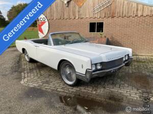 Bild 1/50 von Lincoln Continental Convertible (1966)