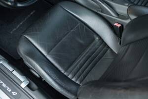 Image 25/50 of Porsche 911 Carrera 4 (1999)