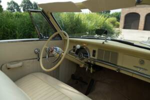 Image 44/50 of Studebaker Champion Regal DeLuxe Convertible (1950)