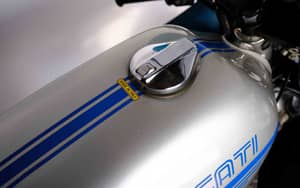 Image 18/54 de Ducati 900 SS (1977)