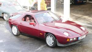 Image 2/18 de Porsche 928 S (1982)