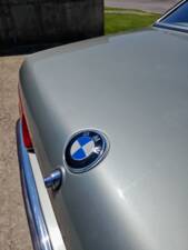Image 16/50 de BMW 745i (1982)