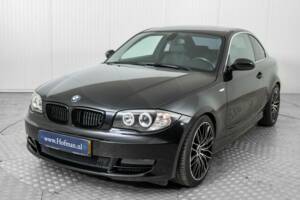 Image 17/50 of BMW 125i (2008)
