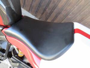 Bild 21/46 von Ducati 996 SPS (2000)