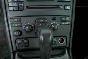 Image 23/43 of Volvo XC90 2.5T (2005)