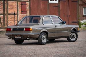 Image 13/76 of BMW 323i (1982)