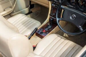 Image 22/59 of Mercedes-Benz 300 SL (1989)
