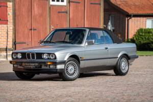Bild 1/71 von BMW 325i (1989)