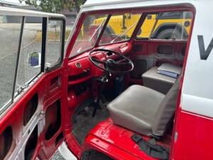 Image 5/10 of Volkswagen T1 panel van (1962)