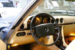 Image 31/41 de Mercedes-Benz 450 SLC 5,0 (1979)