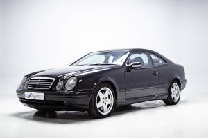 Immagine 3/38 di Mercedes-Benz CLK 55 AMG (2000)