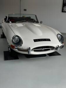 Immagine 7/22 di Jaguar E-Type 3.8 Flat Floor (1961)