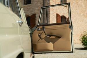 Image 27/50 of Mercedes-Benz 200 (1966)