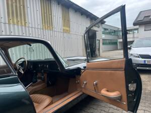 Image 16/39 de Jaguar Type E 4.2 (1966)