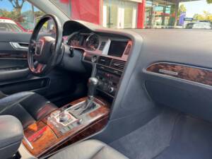 Immagine 14/18 di Audi A6 4.2 FSI allroad quattro (2007)